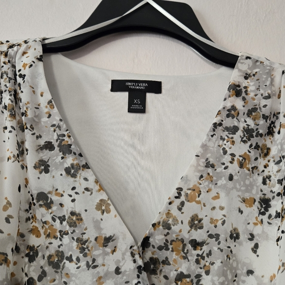 💋 5 for $25 Simply Vera Dress - Picture 3 of 8